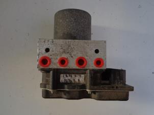 Gebruikte ABS Pomp Audi A4 Avant (B7) 2.7 TDI V6 24V Prijs € 40,00 Margeregeling aangeboden door Autobedrijf Broekhuis B.V.