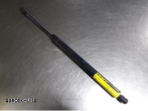 Gebruikte Gasdemper rechts-achter Seat Alhambra (7V8/9) 2.0 Prijs € 15,00 Margeregeling aangeboden door Autobedrijf Broekhuis B.V.