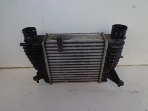 Gebruikte Intercooler Renault Clio III Estate/Grandtour (KR) 1.5 dCi 85 Prijs € 40,00 Margeregeling aangeboden door Autobedrijf Broekhuis B.V.