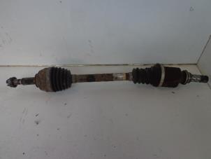 Gebruikte Homokineetas links-voor Renault Clio III Estate/Grandtour (KR) 1.5 dCi 85 Prijs € 25,00 Margeregeling aangeboden door Autobedrijf Broekhuis B.V.