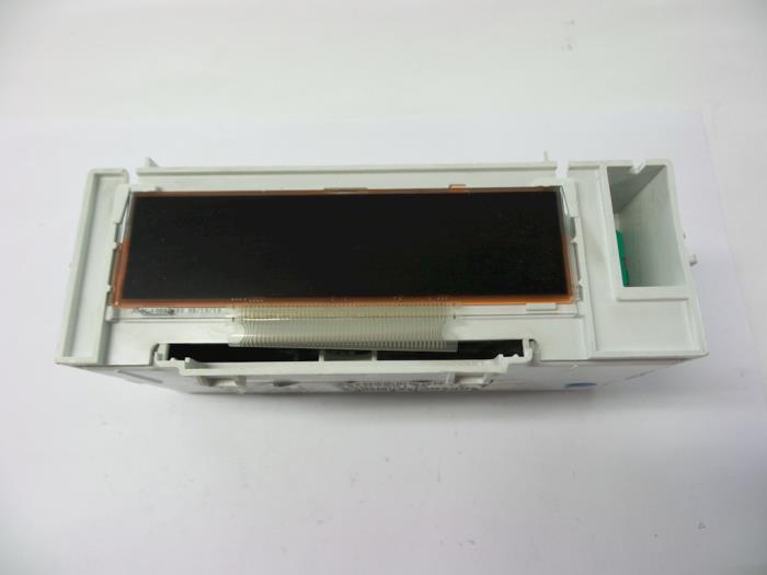 Gebruikte Display Interieur Renault Clio III Estate/Grandtour (KR) 1.5 dCi 85 Prijs € 25,00 Margeregeling aangeboden door Autobedrijf Broekhuis B.V.