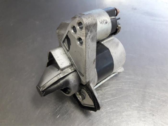 Gebruikte Startmotor Renault Clio IV (5R) 0.9 Energy TCE 90 12V Prijs € 35,00 Margeregeling aangeboden door Autobedrijf Broekhuis B.V.