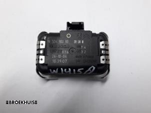 Gebruikte Regensensor Peugeot 407 (6D) 2.0 HDiF 16V Prijs € 20,00 Margeregeling aangeboden door Autobedrijf Broekhuis B.V.