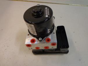 Gebruikte ABS Pomp BMW 1 serie (E87/87N) 118i 16V Prijs € 40,00 Margeregeling aangeboden door Autobedrijf Broekhuis B.V.