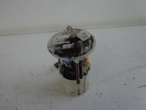 Gebruikte Tank element Pomp Mercedes Vito (639.7) 2.2 115 CDI 16V Prijs € 60,00 Margeregeling aangeboden door Autobedrijf Broekhuis B.V.