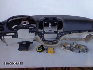 Gebruikte Airbag Set + Module Hyundai Santa Fe II (CM) 2.2 CRDi 16V 4x4 Prijs € 125,00 Margeregeling aangeboden door Autobedrijf Broekhuis B.V.