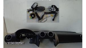 Gebruikte Airbag set + dashboard Mercedes ML II (164/4JG) 3.0 ML-320 CDI 4-Matic V6 24V Prijs € 300,00 Margeregeling aangeboden door Autobedrijf Broekhuis B.V.