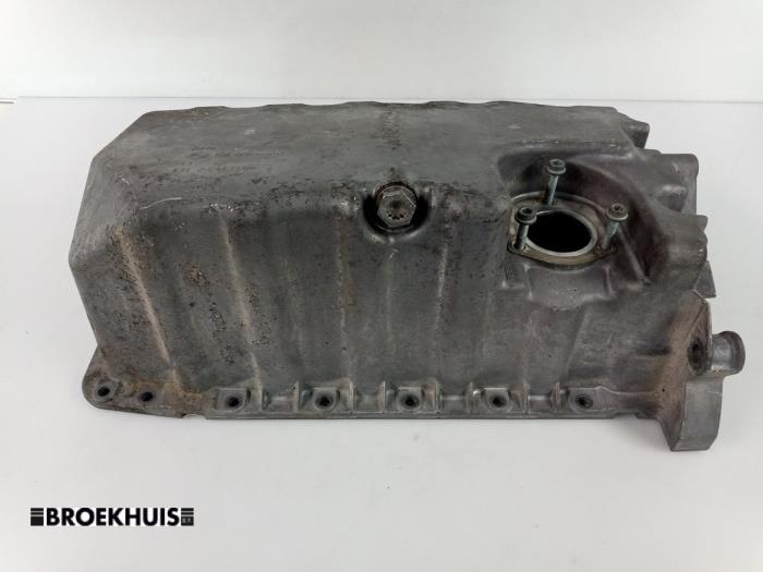 Gebruikte Carterpan Volkswagen Transporter T5 1.9 TDi Prijs € 72,60 Inclusief btw aangeboden door Autobedrijf Broekhuis B.V.