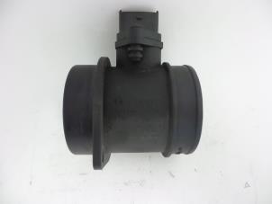 Gebruikte Luchtmassameter Volvo V70 (SW) 2.4 D5 20V Prijs € 25,00 Margeregeling aangeboden door Autobedrijf Broekhuis B.V.