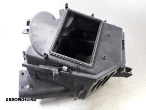 Gebruikte Luchtfilterhuis Volvo XC90 I 2.4 D5 20V Prijs € 45,00 Margeregeling aangeboden door Autobedrijf Broekhuis B.V.