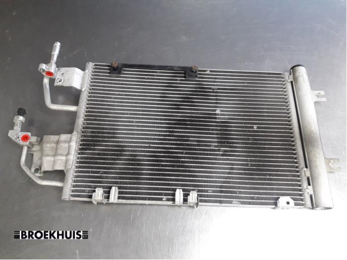 Gebruikte Radiateur Airco Opel Zafira (M75) 1.9 CDTI Prijs € 30,00 Margeregeling aangeboden door Autobedrijf Broekhuis B.V.