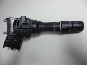 Gebruikte Ruitenwis Schakelaar Toyota Auris (E15) 1.8 16V HSD Full Hybrid Prijs € 25,00 Margeregeling aangeboden door Autobedrijf Broekhuis B.V.