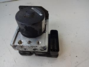 Gebruikte ABS Pomp Renault Twingo II (CN) 1.2 Prijs € 35,00 Margeregeling aangeboden door Autobedrijf Broekhuis B.V.