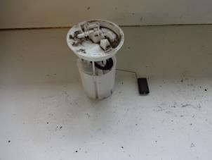 Gebruikte Tank element Pomp Ford Focus 3 Wagon 1.6 Ti-VCT 16V 105 Prijs € 60,00 Margeregeling aangeboden door Autobedrijf Broekhuis B.V.