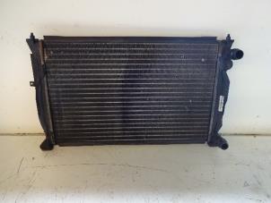 Gebruikte Radiateur Skoda Superb (3U4) 1.9 TDI 100 PD Prijs € 25,00 Margeregeling aangeboden door Autobedrijf Broekhuis B.V.