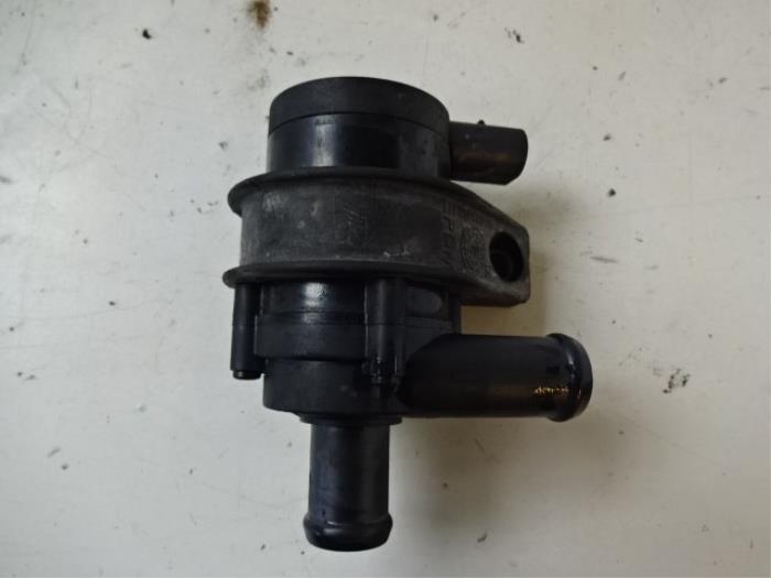 Gebruikte Waterpomp Volvo V40 (MV) 1.6 D2 Prijs € 30,00 Margeregeling aangeboden door Autobedrijf Broekhuis B.V.
