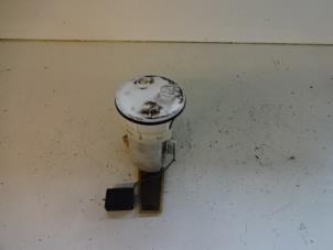 Gebruikte Tank element Pomp Toyota RAV4 (A2) 2.0 16V VVT-i 4x4 Prijs € 25,00 Margeregeling aangeboden door Autobedrijf Broekhuis B.V.