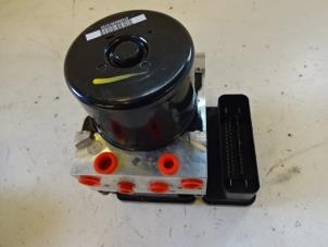 Gebruikte ABS Pomp Volvo V60 I (FW/GW) 1.6 T3 16V Prijs € 50,00 Margeregeling aangeboden door Autobedrijf Broekhuis B.V.