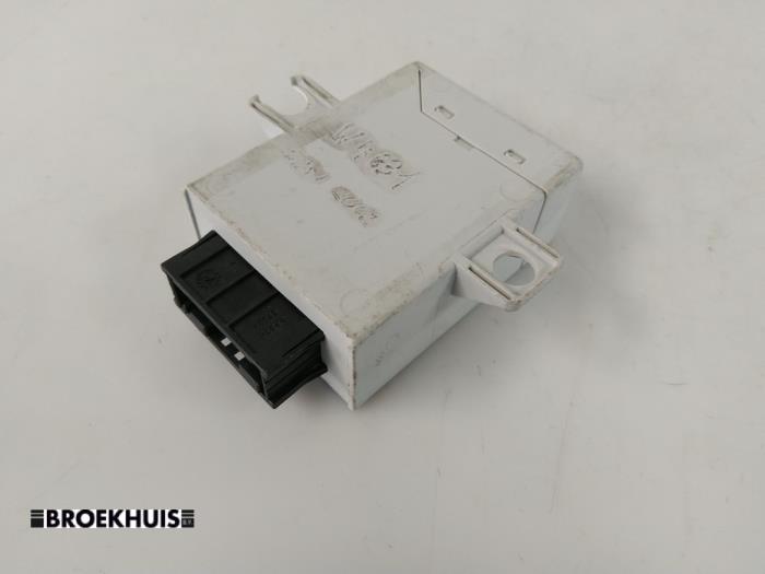 Gebruikte Immobiliser module BMW 5 serie (E39) 525i 24V Prijs € 15,00 Margeregeling aangeboden door Autobedrijf Broekhuis B.V.