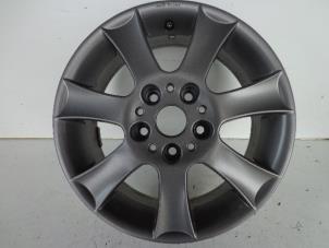 Gebruikte Velg Mercedes A (W169) 1.5 A-150 5-Drs. Prijs € 40,00 Margeregeling aangeboden door Autobedrijf Broekhuis B.V.