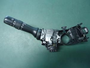Gebruikte Schakelaar Richtingaanwijzer Toyota Prius (ZVW3) 1.8 16V Prijs € 40,00 Margeregeling aangeboden door Autobedrijf Broekhuis B.V.