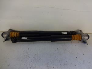 Gebruikte Schokbreker set Audi Q3 (8UB/8UG) 2.0 16V TFSI 170 Quattro Prijs € 60,00 Margeregeling aangeboden door Autobedrijf Broekhuis B.V.