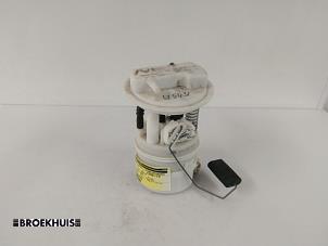 Gebruikte Tank element Pomp Renault Clio II (BB/CB) 1.2 16V Prijs € 20,00 Margeregeling aangeboden door Autobedrijf Broekhuis B.V.