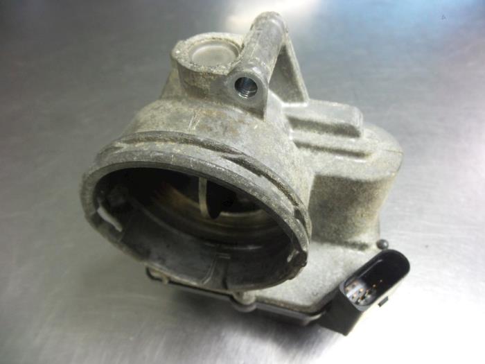 Gebruikte Gasklephuis Skoda Octavia Combi (1Z5) 2.0 TDI PDF Prijs € 30,00 Margeregeling aangeboden door Autobedrijf Broekhuis B.V.