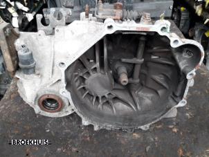 Gebruikte Versnellingsbak Hyundai Trajet 2.0 16V Prijs op aanvraag aangeboden door Autobedrijf Broekhuis B.V.