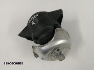 Gebruikte Motorsteun Landrover Defender I 2.2 TD4 16V Pick-up Prijs € 20,00 Margeregeling aangeboden door Autobedrijf Broekhuis B.V.