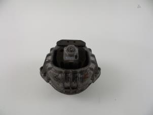 Gebruikte Motorsteun BMW 3 serie Touring (E91) 320d 16V Corporate Lease Prijs € 10,00 Margeregeling aangeboden door Autobedrijf Broekhuis B.V.