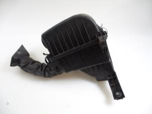 Gebruikte Luchtfilterhuis Kia Picanto (TA) 1.2 16V Prijs € 30,00 Margeregeling aangeboden door Autobedrijf Broekhuis B.V.