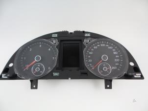 Gebruikte Kilometerteller KM Volkswagen Passat Variant (365) 1.6 TDI 16V Bluemotion Prijs € 60,00 Margeregeling aangeboden door Autobedrijf Broekhuis B.V.