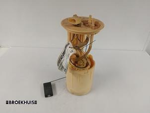 Gebruikte Tank element Pomp Volkswagen Crafter 2.5 TDI 30/32/35 Prijs € 35,00 Margeregeling aangeboden door Autobedrijf Broekhuis B.V.