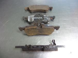 Gebruikte Remblok achter Toyota Yaris III (P13) 1.33 16V Dual VVT-I Prijs € 15,00 Margeregeling aangeboden door Autobedrijf Broekhuis B.V.