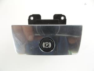 Gebruikte Handrem schakelaar Landrover Range Rover Sport (LS) 3.0 S TDV6 Prijs € 20,00 Margeregeling aangeboden door Autobedrijf Broekhuis B.V.