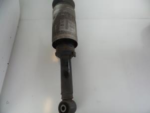 Gebruikte Schokdemperpoot links-voor Landrover Range Rover Sport (LS) 3.0 S TDV6 Prijs € 300,00 Margeregeling aangeboden door Autobedrijf Broekhuis B.V.