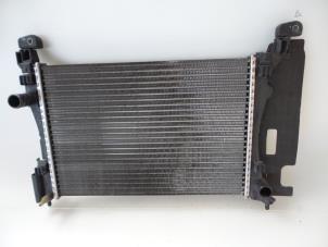 Gebruikte Radiateur Fiat Grande Punto (199) 1.4 Prijs € 30,00 Margeregeling aangeboden door Autobedrijf Broekhuis B.V.