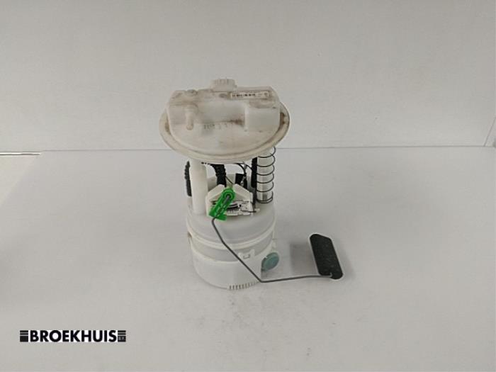 Gebruikte Tank element Pomp Renault Twingo II (CN) 1.2 Prijs € 25,00 Margeregeling aangeboden door Autobedrijf Broekhuis B.V.