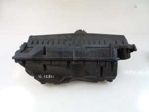 Gebruikte Luchtfilterhuis Citroen C3 (SC) 1.6 16V VTi 120 Prijs € 25,00 Margeregeling aangeboden door Autobedrijf Broekhuis B.V.