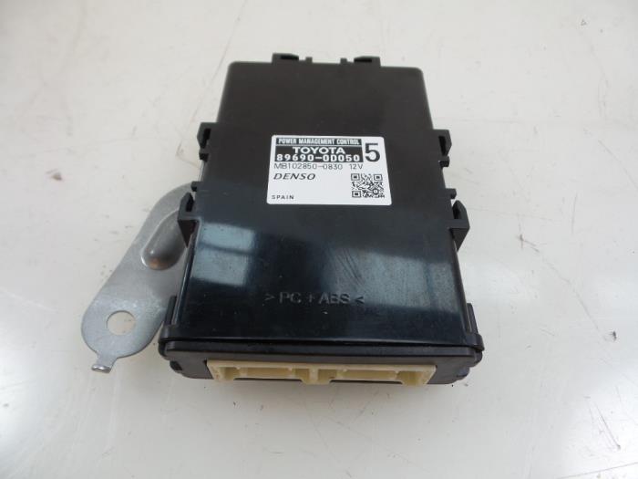 Gebruikte Computer Body Control Toyota Yaris III (P13) 1.0 12V VVT-i Prijs € 35,00 Margeregeling aangeboden door Autobedrijf Broekhuis B.V.