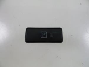 Gebruikte Handrem schakelaar Toyota Prius (NHW20) 1.5 16V Prijs € 10,00 Margeregeling aangeboden door Autobedrijf Broekhuis B.V.