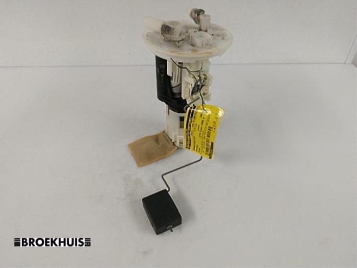 Gebruikte Tank element Pomp Daihatsu Cuore (L251/271/276) 1.0 12V Prijs € 20,00 Margeregeling aangeboden door Autobedrijf Broekhuis B.V.