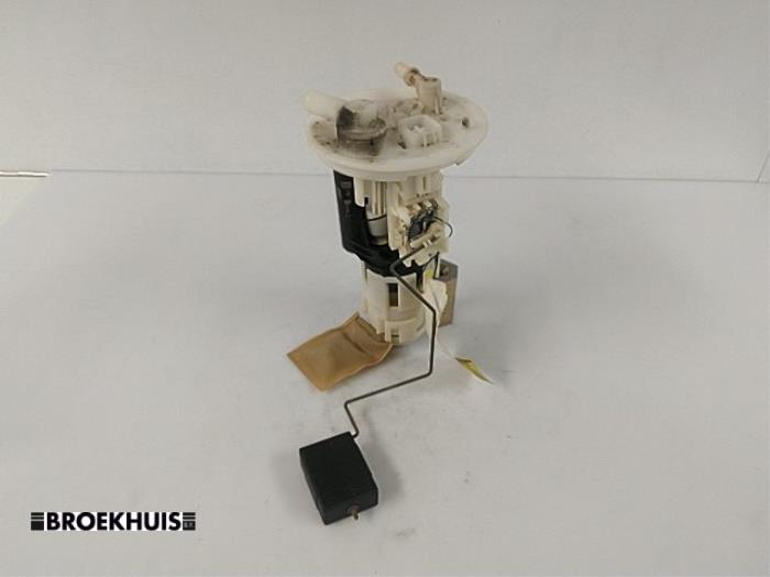 Gebruikte Tank element Pomp Daihatsu Cuore (L251/271/276) 1.0 12V Prijs € 20,00 Margeregeling aangeboden door Autobedrijf Broekhuis B.V.
