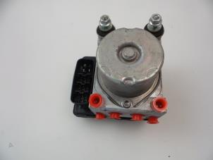 Gebruikte ABS Pomp Daihatsu Trevis 1.0 12V DVVT Prijs € 40,00 Margeregeling aangeboden door Autobedrijf Broekhuis B.V.