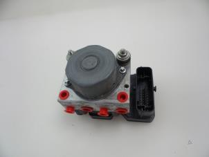 Gebruikte ABS Pomp Fiat Panda/Pandina (312) 0.9 TwinAir 65 Prijs € 50,00 Margeregeling aangeboden door Autobedrijf Broekhuis B.V.