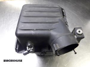 Gebruikte Luchtfilterhuis Chrysler 300 C Touring 3.0 CRD 24V Prijs € 25,00 Margeregeling aangeboden door Autobedrijf Broekhuis B.V.