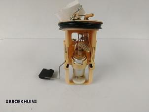 Gebruikte Brandstofpomp Elektrisch BMW 3 serie (E46/4) 320d 16V Prijs € 25,00 Margeregeling aangeboden door Autobedrijf Broekhuis B.V.