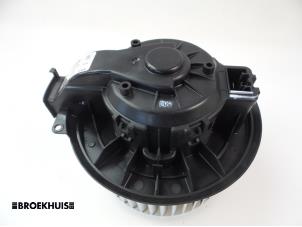Gebruikte Chaufage Ventilatiemotor Volkswagen Up! (121) 1.0 12V 60 Prijs € 60,00 Margeregeling aangeboden door Autobedrijf Broekhuis B.V.