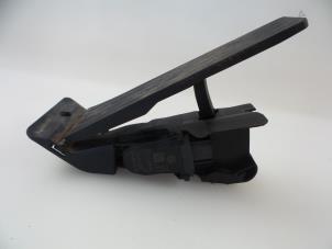 Gebruikte Gaspedaal BMW 1 serie (F20) 118d 2.0 16V Prijs € 30,00 Margeregeling aangeboden door Autobedrijf Broekhuis B.V.